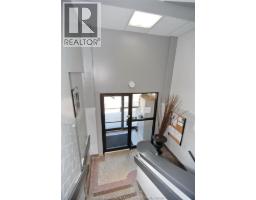 647 Irvine AVENUE UnitNo. 301 - 5