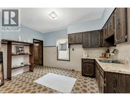 841 PIERRE AVENUE - 10