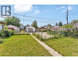 841 PIERRE AVENUE - 25