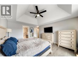 1096 CHARLOTTE CRESCENT - 24