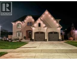 1096 CHARLOTTE CRESCENT - 3