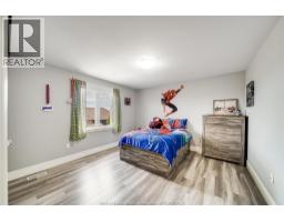 1096 CHARLOTTE CRESCENT - 31