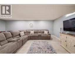 1096 CHARLOTTE CRESCENT - 37