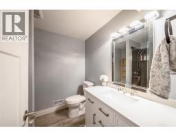 1096 CHARLOTTE CRESCENT - 39