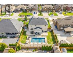 1096 CHARLOTTE CRESCENT - 47