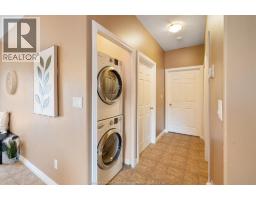 15 OAKGROVE LANE - 18