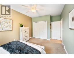 15 OAKGROVE LANE - 22