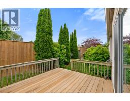 15 OAKGROVE LANE - 34