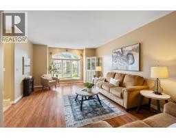 15 OAKGROVE LANE - 7
