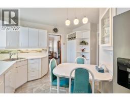 2226 Gladstone Avenue - 22
