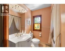 2226 Gladstone Avenue - 33