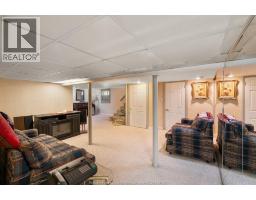 2226 Gladstone Avenue - 36