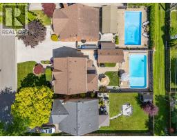 2226 Gladstone Avenue - 6