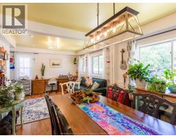 576 RICHMOND STREET - 30