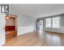1563 Albert ROAD - 4