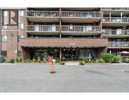 3936 WYANDOTTE STREET UnitNo. 805 - 37