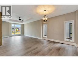 121 HAZEL CRESCENT - 8