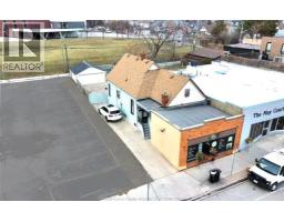 1116 WYANDOTTE East - 1