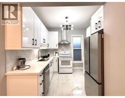 1116 WYANDOTTE East - 14