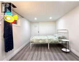 1116 WYANDOTTE East - 30