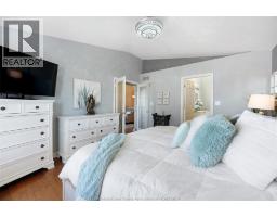 2 QUEEN S HILL CRESCENT - 16