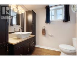 2 QUEEN S HILL CRESCENT - 29