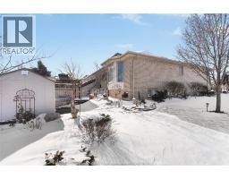 2 QUEEN S HILL CRESCENT - 33