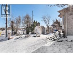 2 QUEEN S HILL CRESCENT - 34
