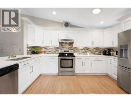 2 QUEEN S HILL CRESCENT - 5