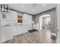 4590 WALKER ROAD - 11