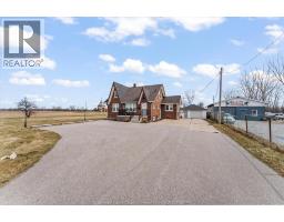 4590 WALKER ROAD - 3