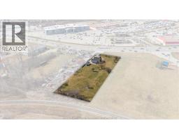 4590 WALKER ROAD - 35