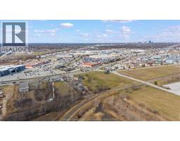 4590 WALKER ROAD - 42