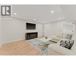 16 YORK BOULEVARD - 39