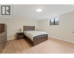 16 YORK BOULEVARD - 40