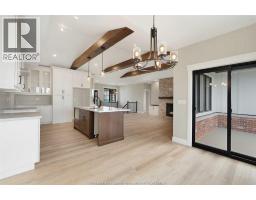 2524 MAYFAIR - 17
