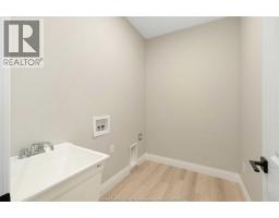 2524 MAYFAIR - 26