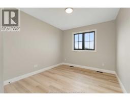 2524 MAYFAIR - 27