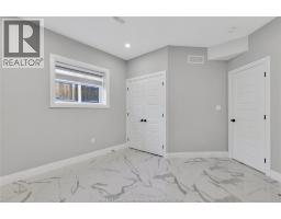 1320 GRAND MARAIS ROAD East - 32