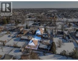 1320 GRAND MARAIS ROAD East - 43