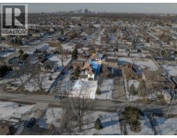 1320 GRAND MARAIS ROAD East - 44