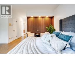 323 TALBOT STREET South - 17