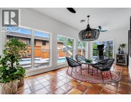 323 TALBOT STREET South - 31