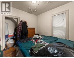 1560-1562 DOUGALL AVENUE - 13