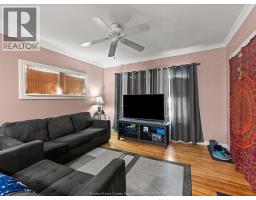 1560-1562 DOUGALL AVENUE - 15