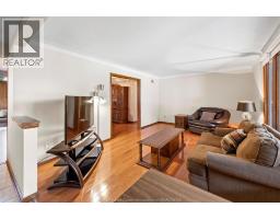 1565 ROXBOROUGH - 4