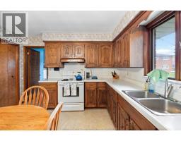 1565 ROXBOROUGH - 9
