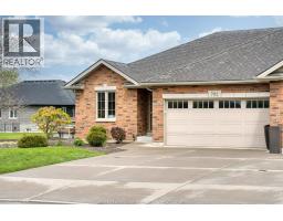 702 Commisso CRESCENT - 2
