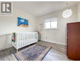 276 FAIRWAY CRES - 20
