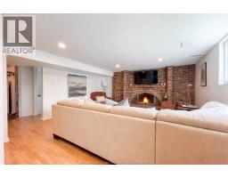 276 FAIRWAY CRES - 26